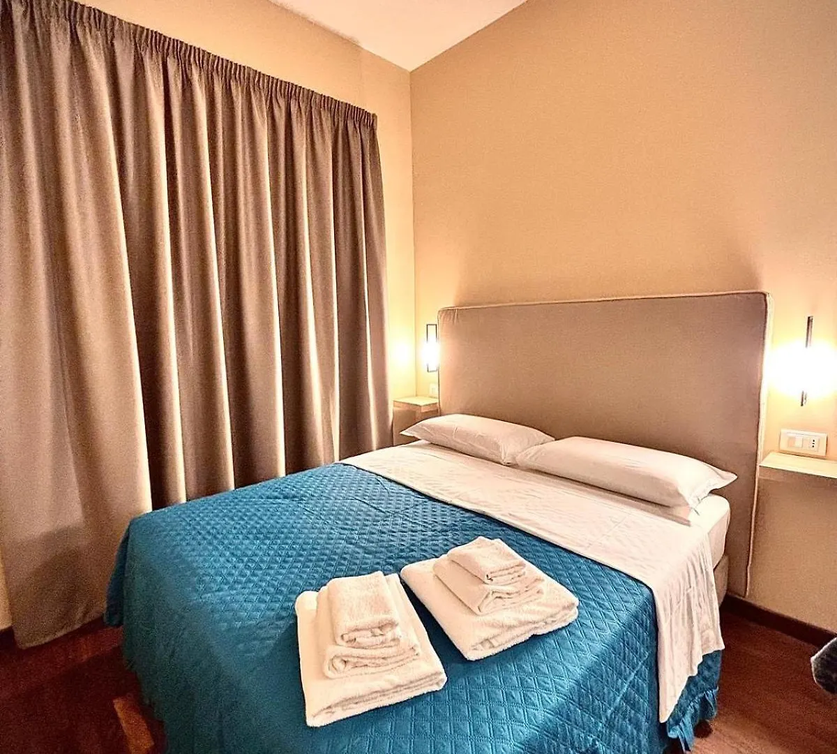 Bed & Breakfast Le Vie Di San Pietro Guest House Rome Italy