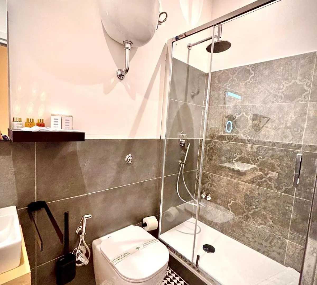 Le Vie Di San Pietro Guest House Rome Bed & Breakfast