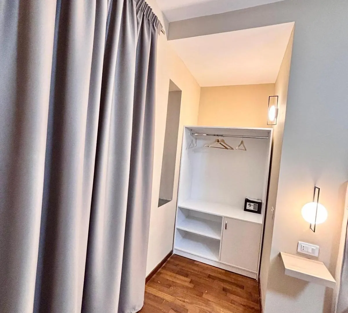 Le Vie Di San Pietro Guest House Rome Bed & Breakfast